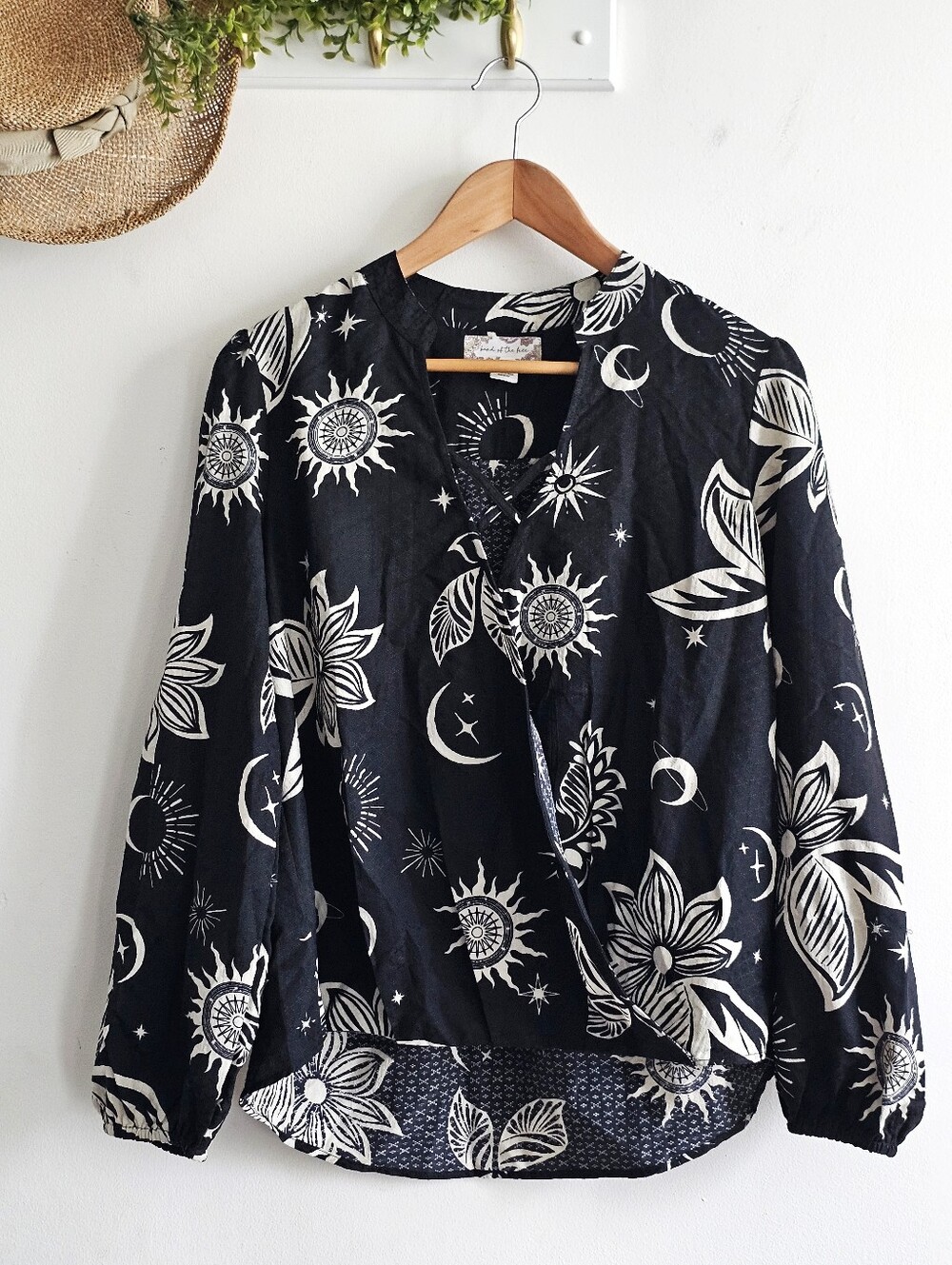 Band of the Free Libby Top Black Celestial Floral Tie Front Blouse Size M